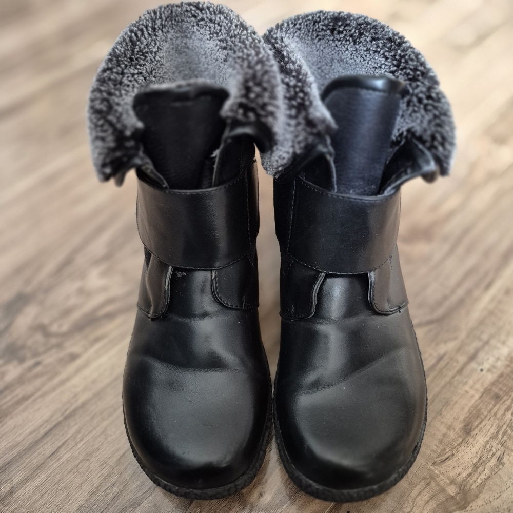 Wanderlust Gill 2 Ankle Boots Size 7 W/L
